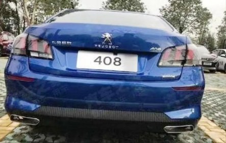 PEUGEOT 408 вид сзади