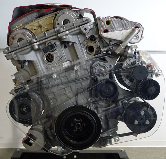 Двигатель BMW N52 - вид спереди