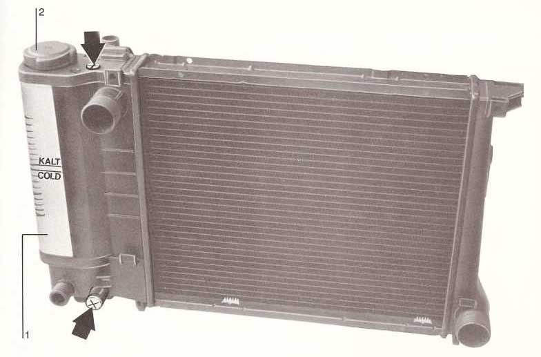 Радиатор двигателя M40