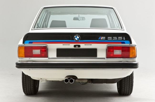 BMW M535i - первое поколение M5