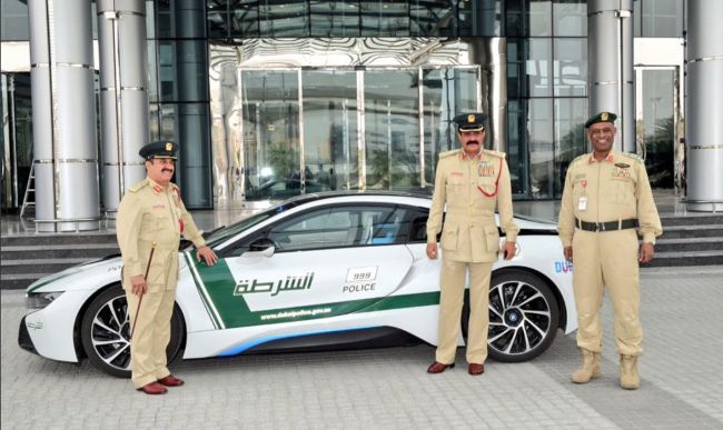 BMW i8 - очередной транспорт для полиции Dubai