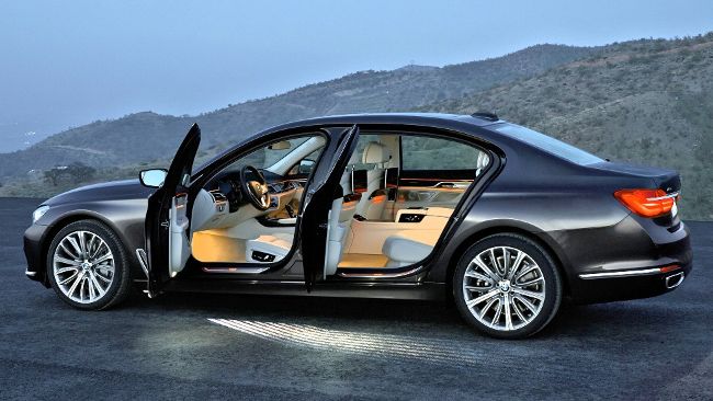 BMW 750Li G12 с полным приводом - фото