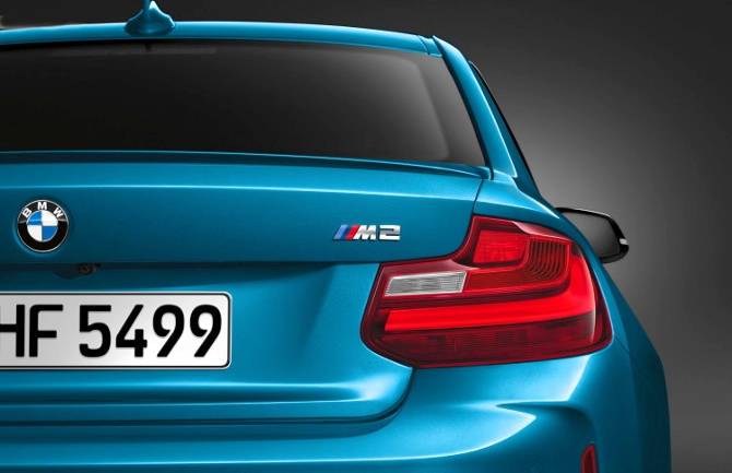 Задняя часть BMW M2 F87