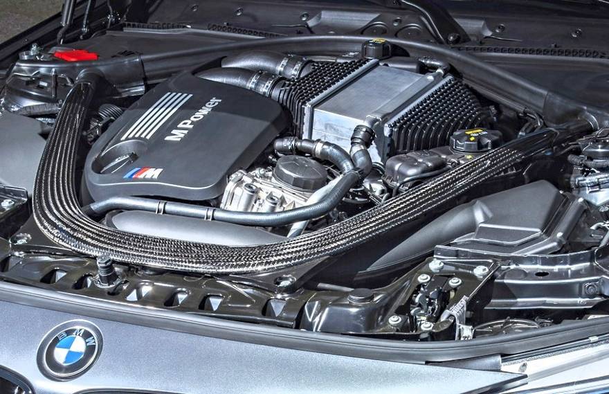 Мотор S55 под капотом BMW M4 GTS F82