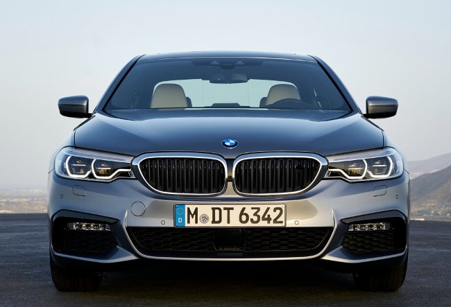 BMW-540i-G30-M-Sport-Package-вид-спереди