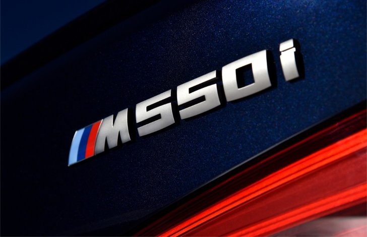 Шильдик-BMW-M550i-xDive-G30-5-Series