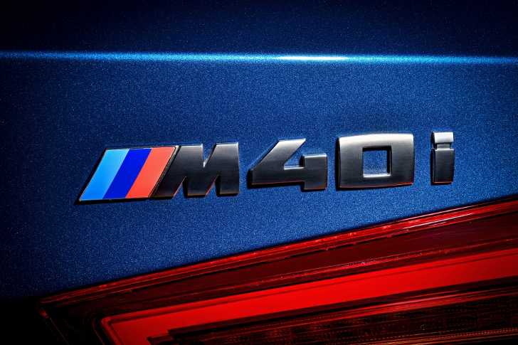 Шильдик BMW X3 M40i G01