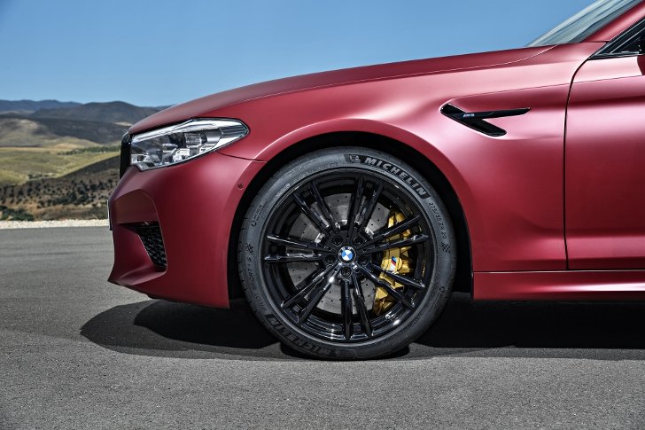 BMW M5 First Edition F90 - фото 7