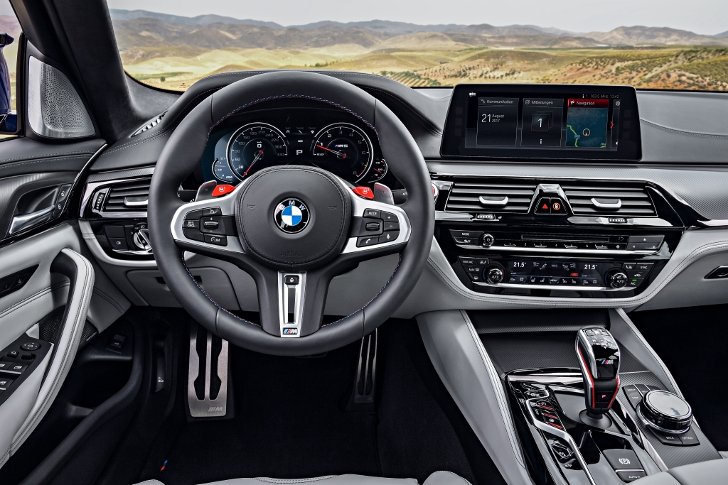 BMW M5 F90 - фото 12